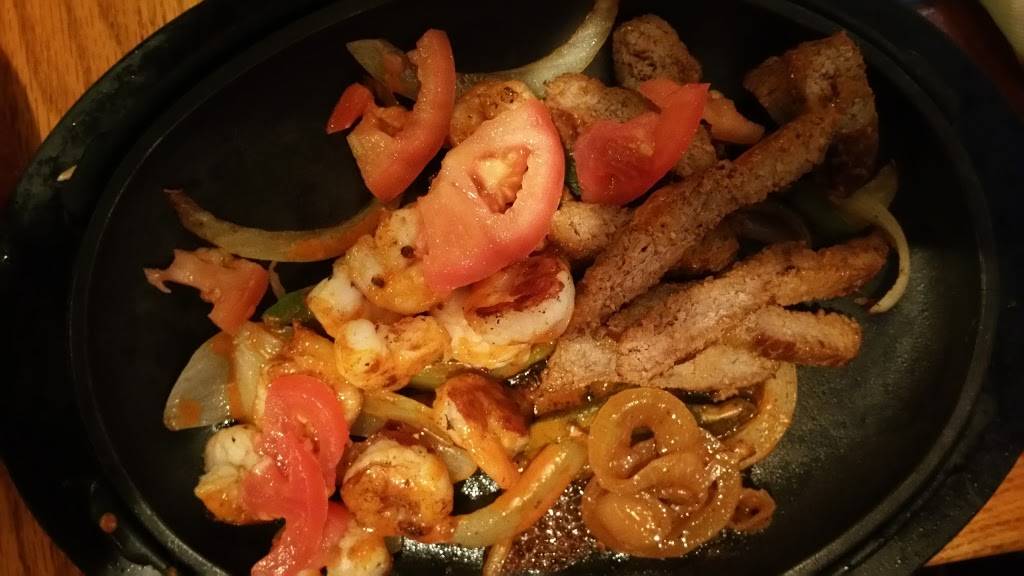 La Senorita Restaurant | restaurant | 2455 US-31, Traverse City, MI 49684, USA | 2319464545 OR +1 231-946-4545