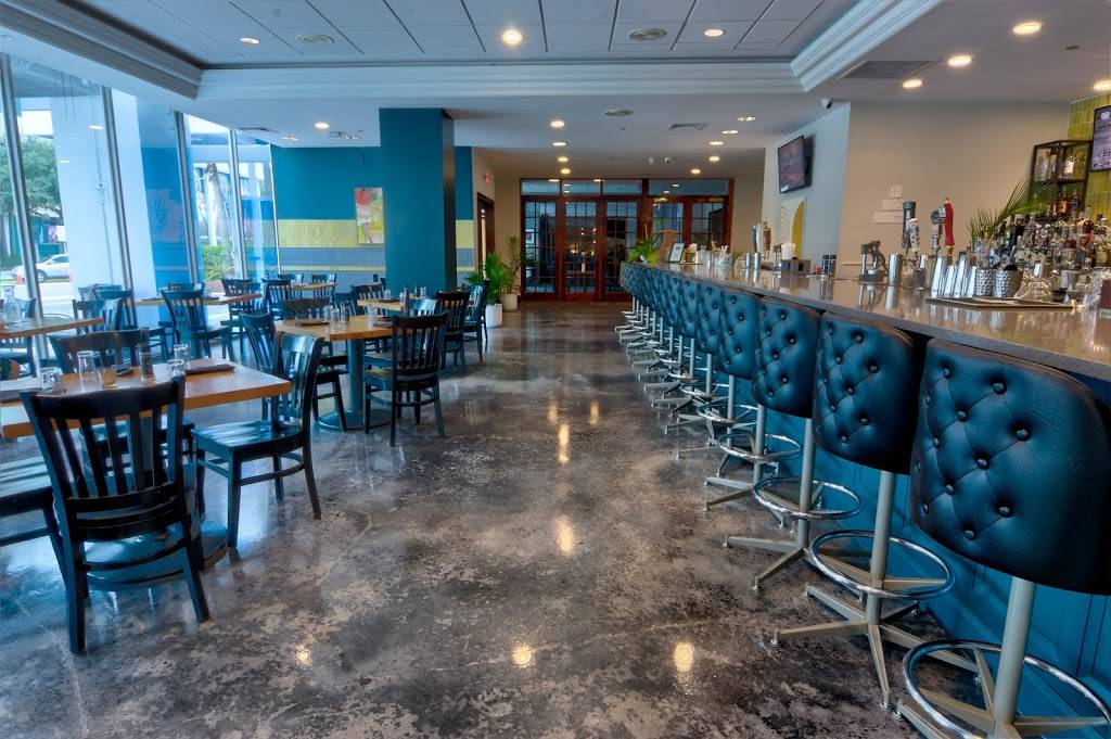 The Continental | restaurant | 111 W Fortune St, Tampa, FL 33602, USA | 8132231351 OR +1 813-223-1351