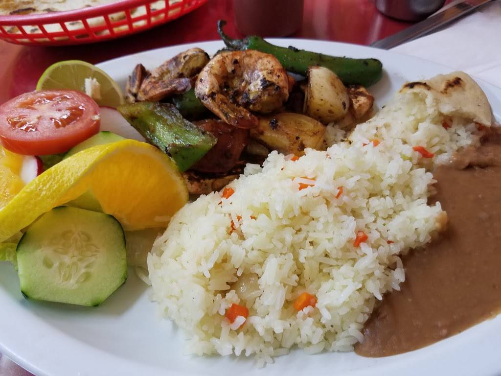 Rio Lempa | restaurant | 2626 Saturn Ave, Huntington Park, CA 90255, USA | 3235856455 OR +1 323-585-6455