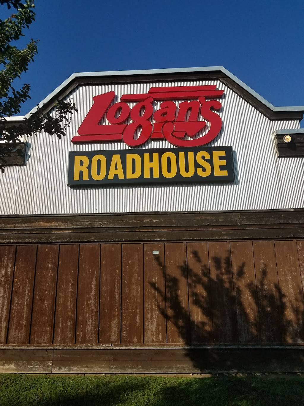 Logans Roadhouse | restaurant | 200 Premier Blvd, Roanoke Rapids, NC 27870, USA | 2525371414 OR +1 252-537-1414