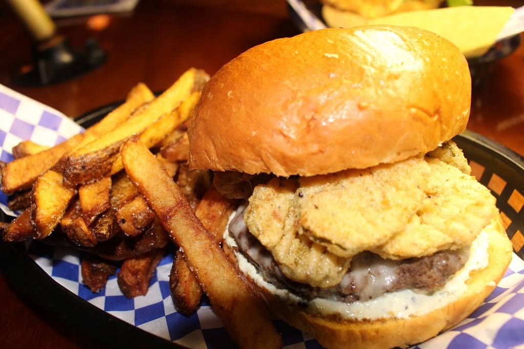 Junction Bar & Grill | restaurant | 3021 St Claude Ave, New Orleans, LA 70117, USA | 5042720205 OR +1 504-272-0205