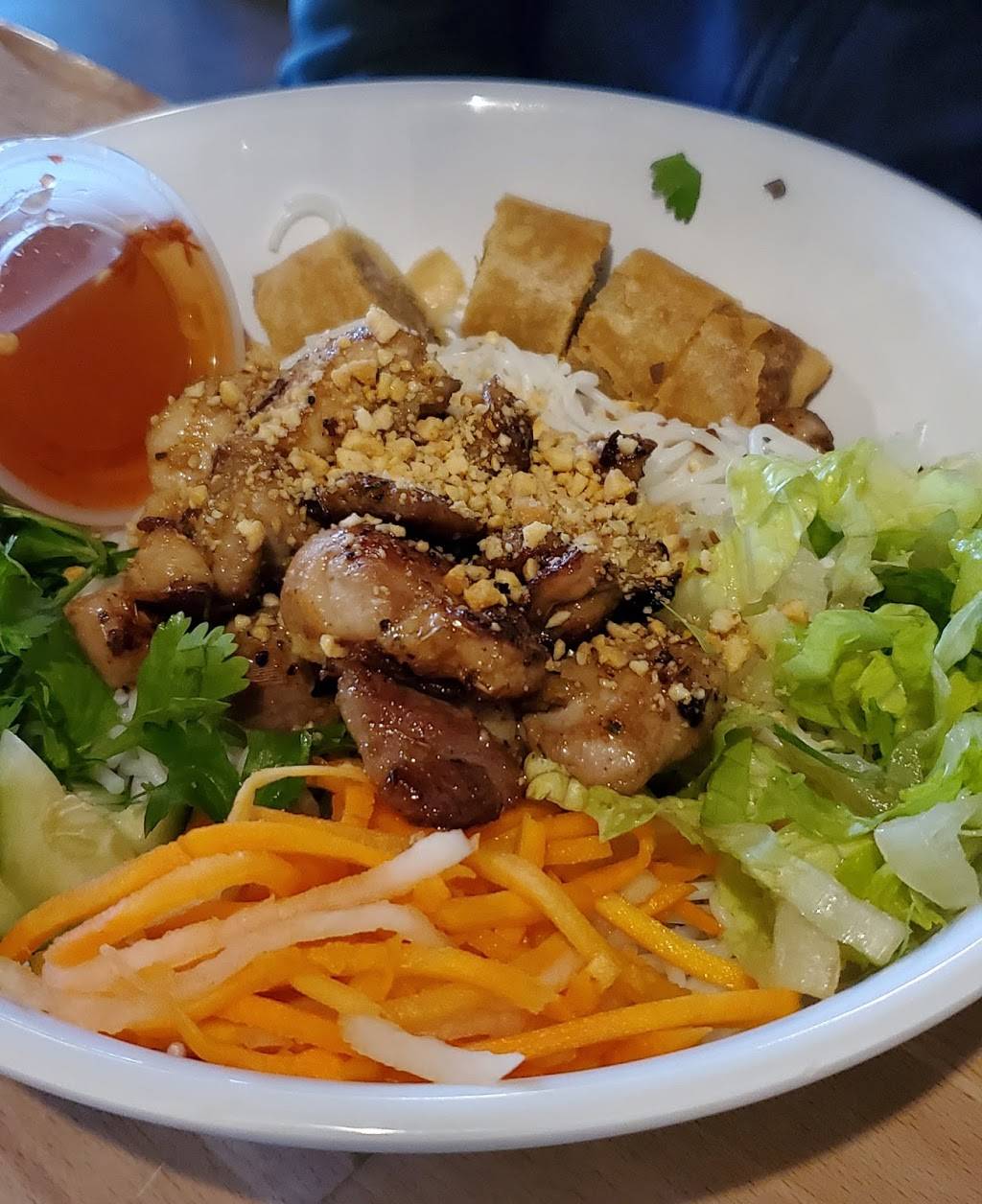 SINGHS Vietnamese | restaurant | Marys, 2803 N St Marys St, San Antonio, TX 78212, USA | 2103200171 OR +1 210-320-0171