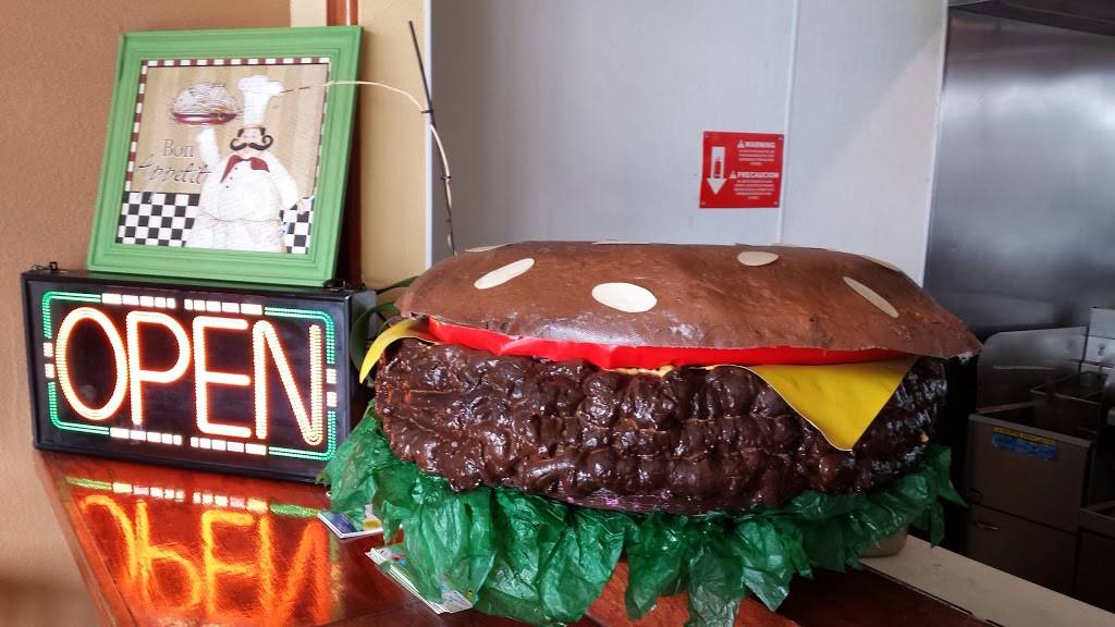 Town Burgers | restaurant | 16 El Camino Real B, Greenfield, CA 93927, USA | 8316745786 OR +1 831-674-5786