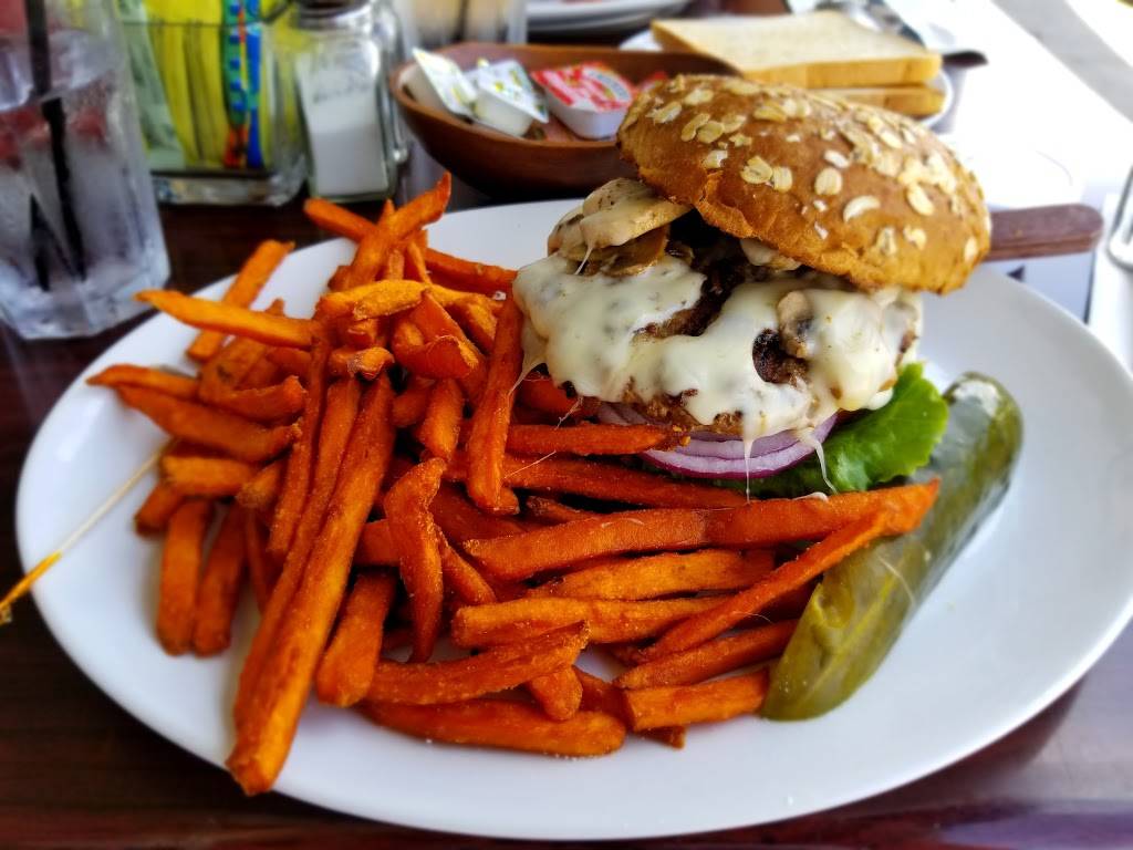 Cicis Cafe | cafe | 18912 Ventura Blvd, Tarzana, CA 91356, USA | 8188816704 OR +1 818-881-6704