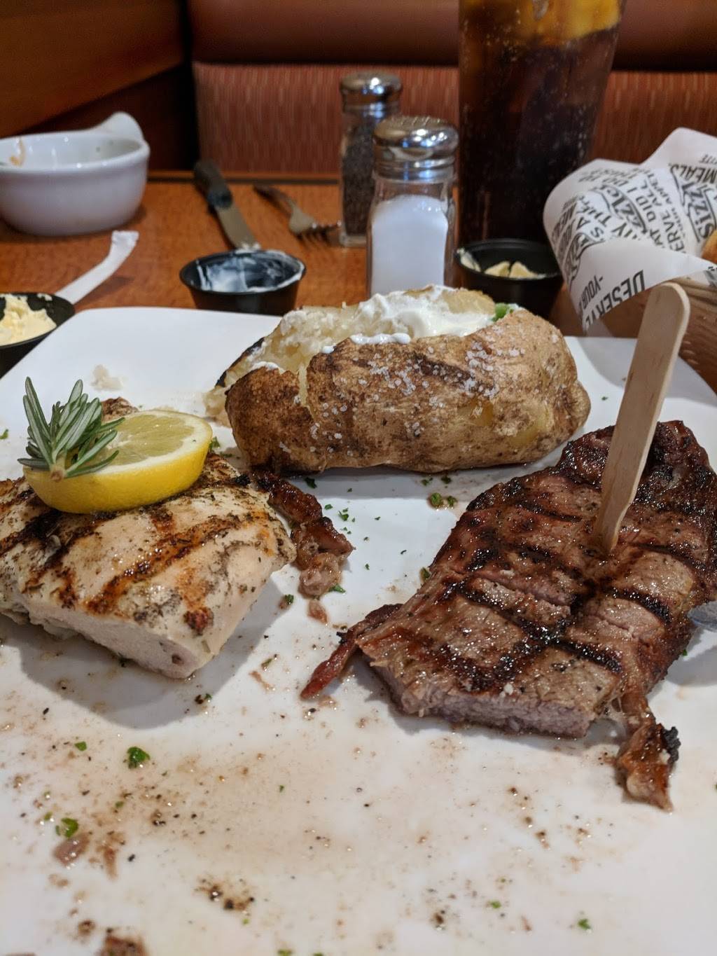 Sizzler | restaurant | 20557 Devonshire St, Chatsworth, CA 91311, USA | 8183491900 OR +1 818-349-1900