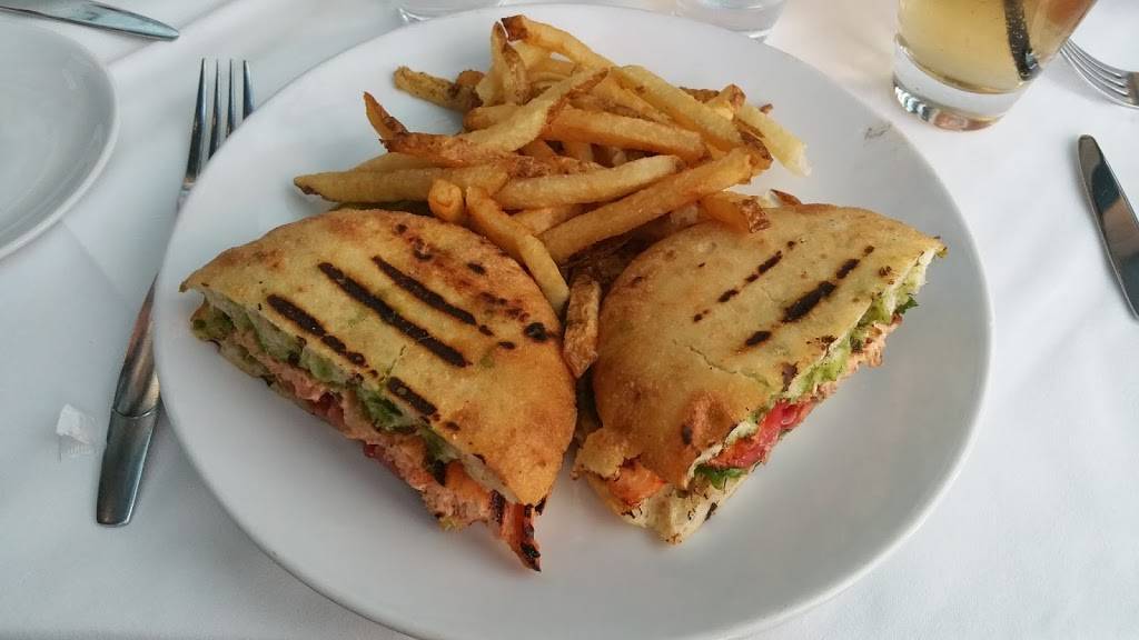 Clyde Fraziers Wine & Dine | restaurant | 485 10th Ave, New York, NY 10018, USA | 2128421110 OR +1 212-842-1110