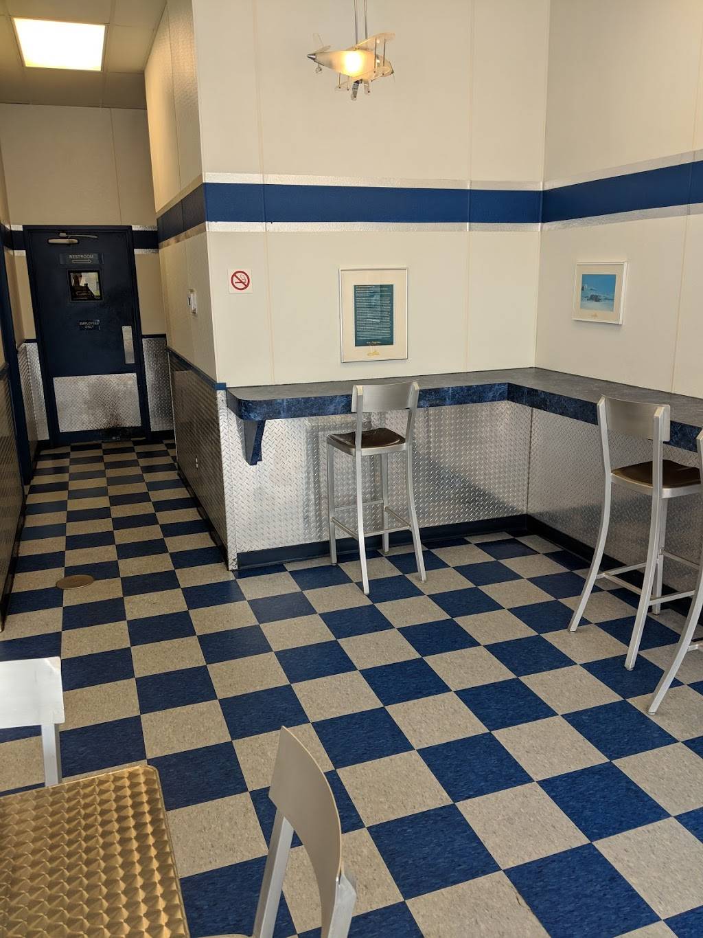 Wings Over East Lansing | restaurant | 1391 Grand River Ave, East Lansing, MI 48823, USA | 5173325555 OR +1 517-332-5555