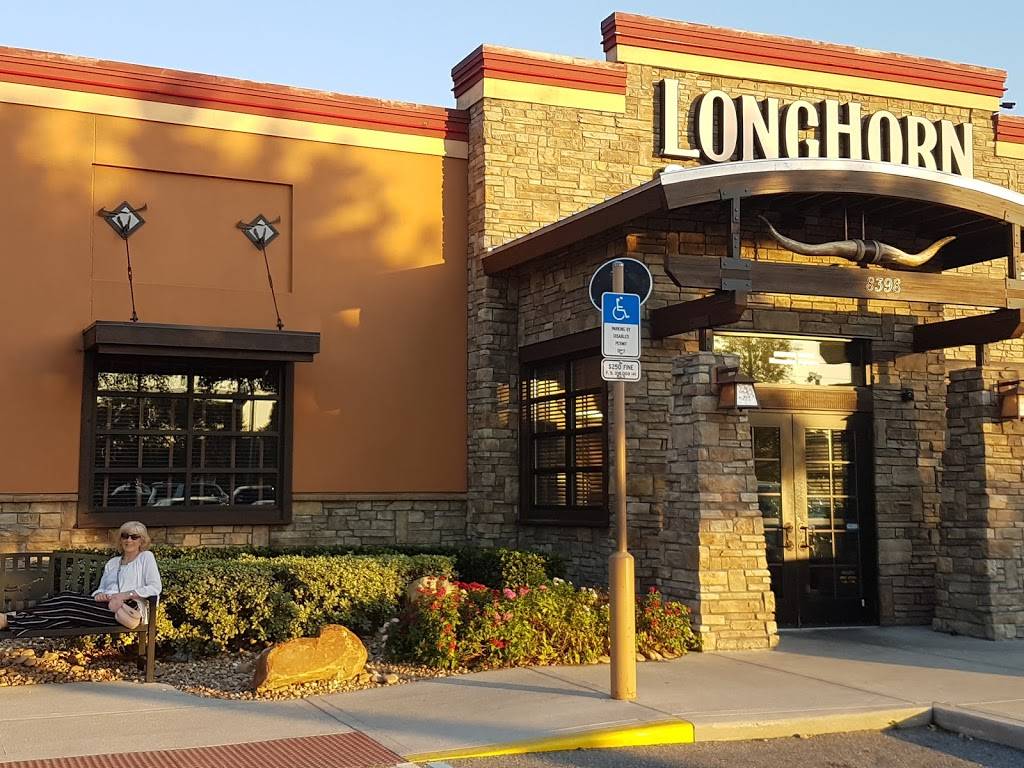 LongHorn Steakhouse | meal takeaway | 8398 Vineland Ave, Orlando, FL 32821, USA | 4078288976 OR +1 407-828-8976