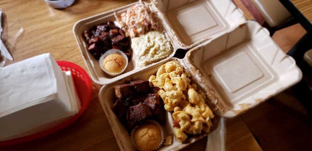 Lil Red Takeout & Catering | restaurant | 4225 Rainier Ave S, Seattle, WA 98118, USA | 2067602931 OR +1 206-760-2931