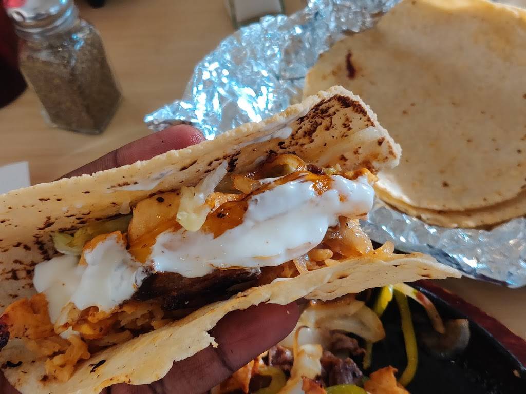 Sauls Restaurant | restaurant | 1705, 11720 Bartlett Ave, Adelanto, CA 92301, USA | 7602460013 OR +1 760-246-0013