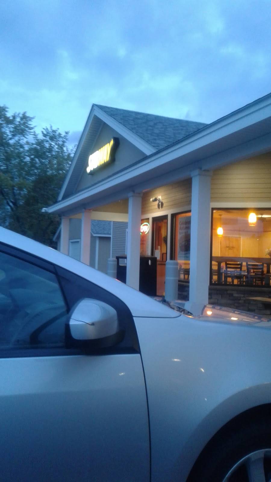 Subway | restaurant | 102 Elm St, Claremont, NH 03743, USA | 6035425895 OR +1 603-542-5895