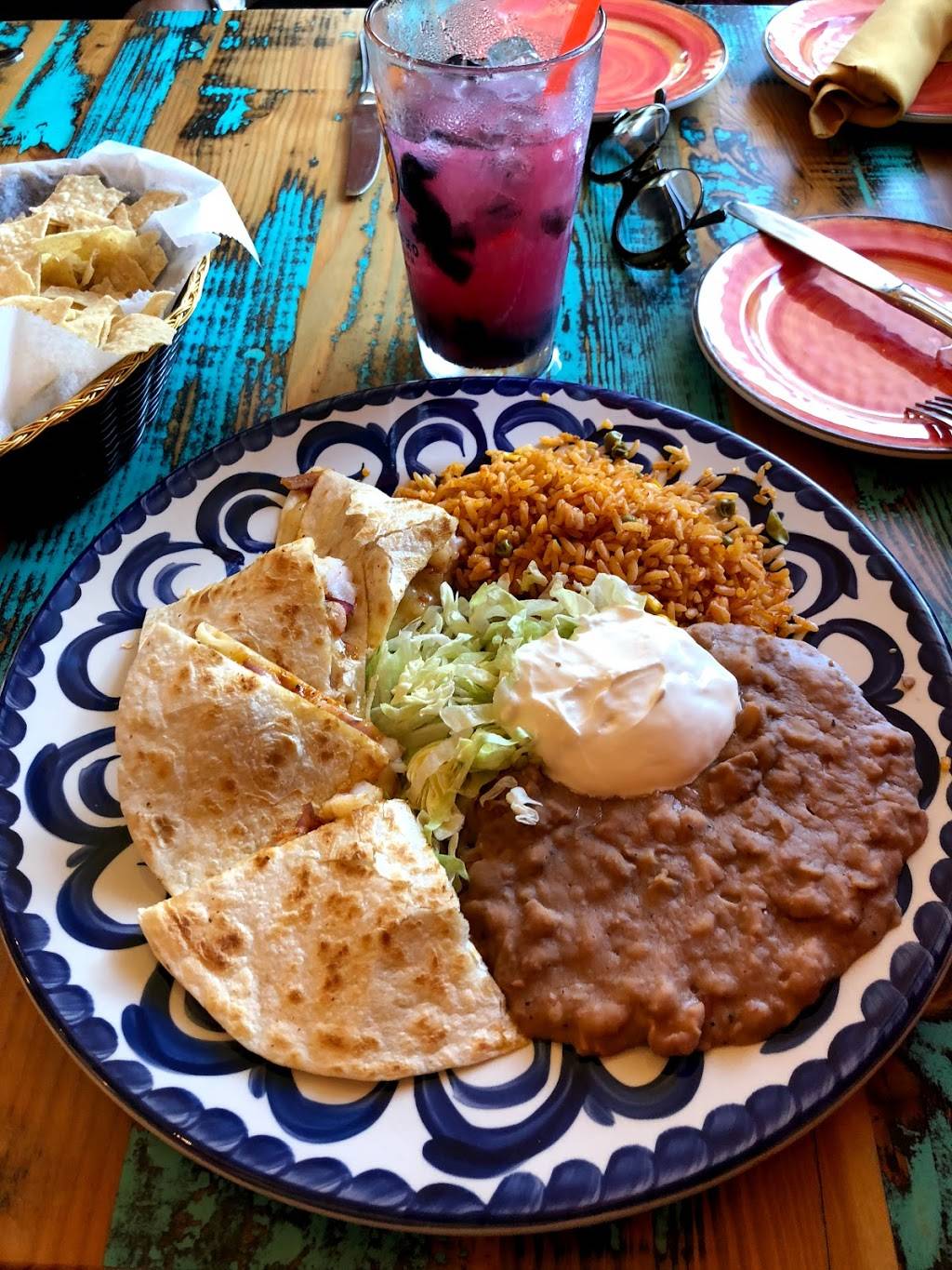 El Gato Negro - Lakeview | restaurant | 300 Harrison Ave, New Orleans, LA 70124, USA | 5044880107 OR +1 504-488-0107