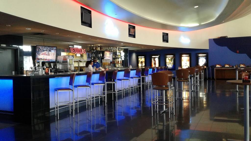 Studio Movie Grill Lewisville | restaurant | 1600 S Stemmons Fwy, Lewisville, TX 75067, USA | 4694058524 OR +1 469-405-8524