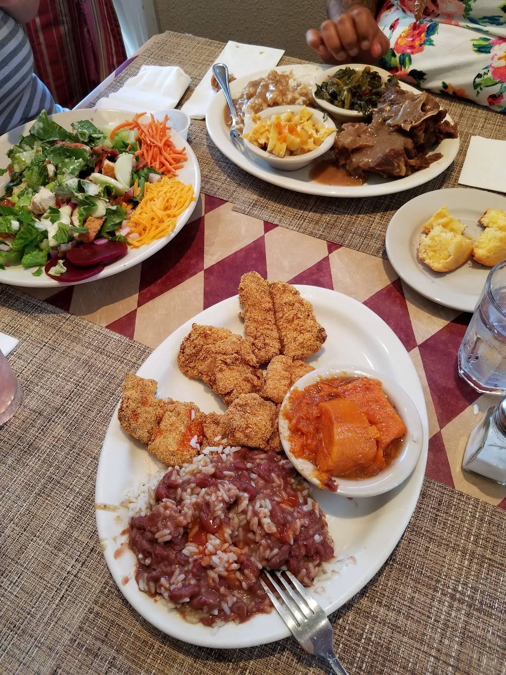 Southern Café | cafe | 2000 MacArthur Blvd, Oakland, CA 94602, USA | 5103362013 OR +1 510-336-2013