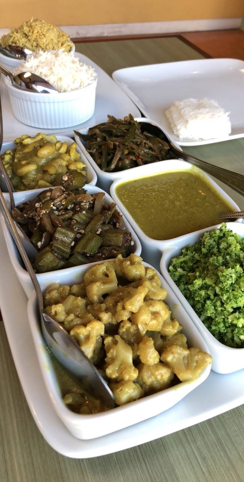 Cafe Lanka | restaurant | 3436A Foothill Blvd, Glendale, CA 91214, USA | 8189573800 OR +1 818-957-3800