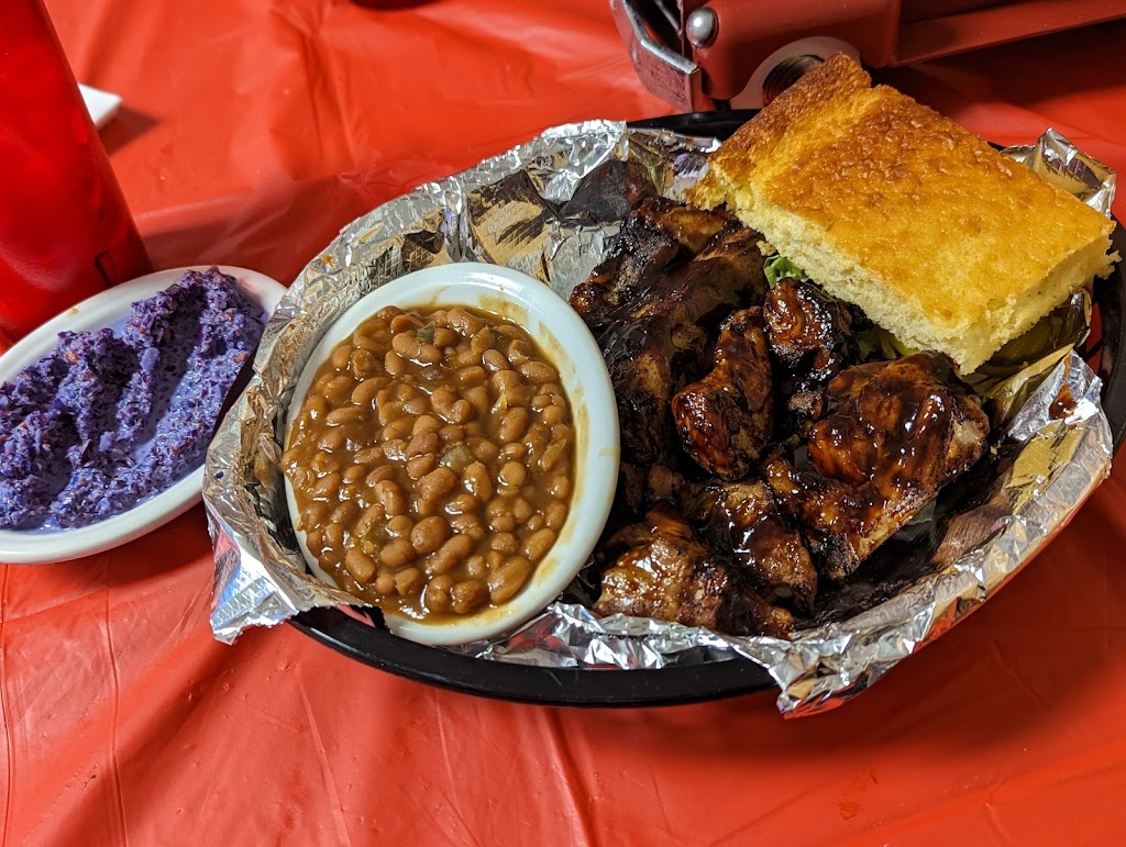 Aunties Tiendita & BBQ | restaurant | 902 S Pacific St, Las Vegas, NM 87701, USA | 5055879859 OR +1 505-587-9859