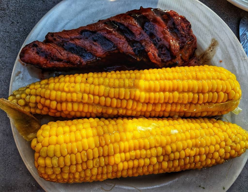 Reds Barbecue & Grillery | restaurant | 3090 Cochran St, Simi Valley, CA 93065, USA | 8055819076 OR +1 805-581-9076