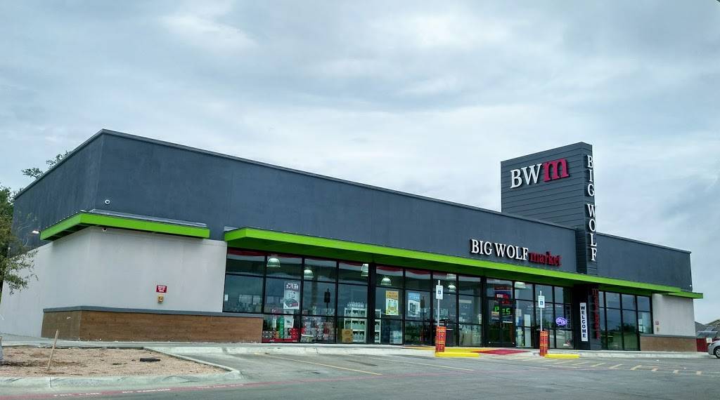 Big Wolf Market | restaurant | 10509 Marbach Rd, San Antonio, TX 78245, USA | 2104554867 OR +1 210-455-4867