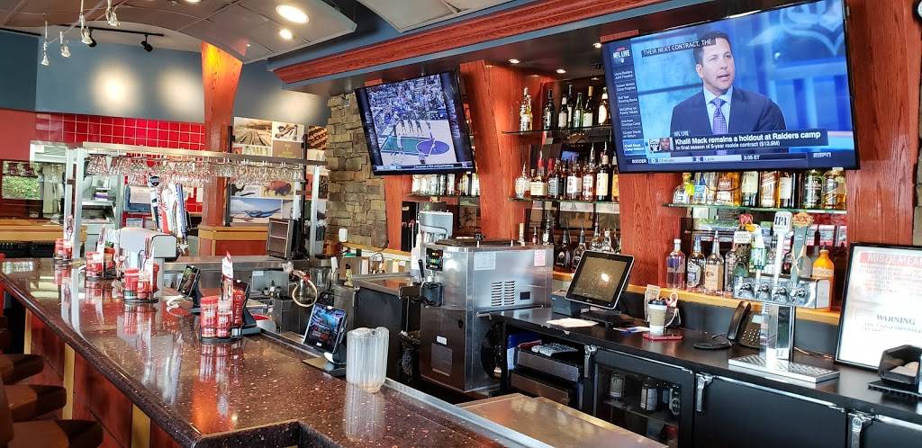 Red Robin Gourmet Burgers and Brews | restaurant | 302 Indian Lake Blvd, Hendersonville, TN 37075, USA | 6158221975 OR +1 615-822-1975