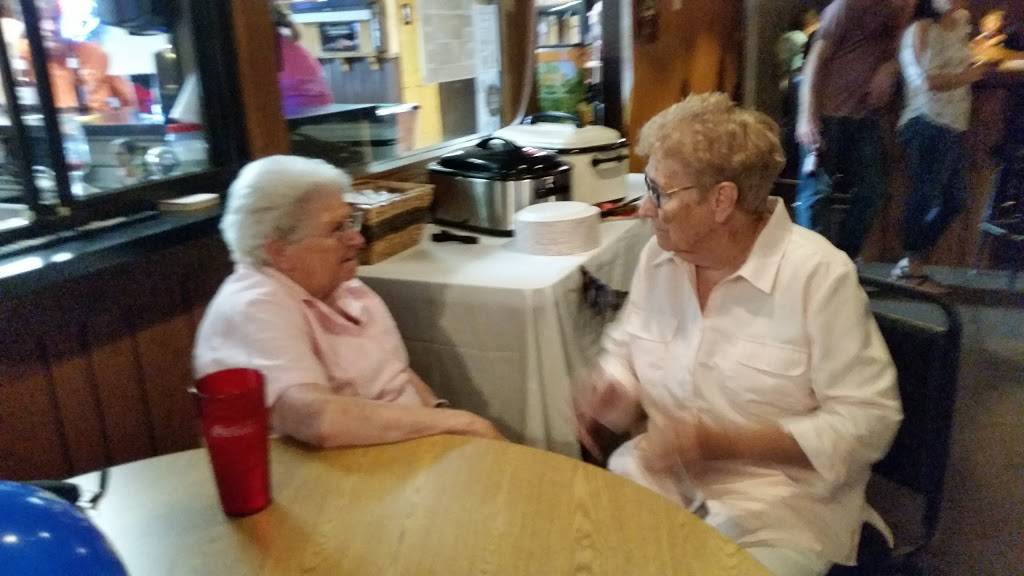 Bunkers LLC | restaurant | 220 Old Rte 36, Illiopolis, IL 62539, USA | 2174865100 OR +1 217-486-5100