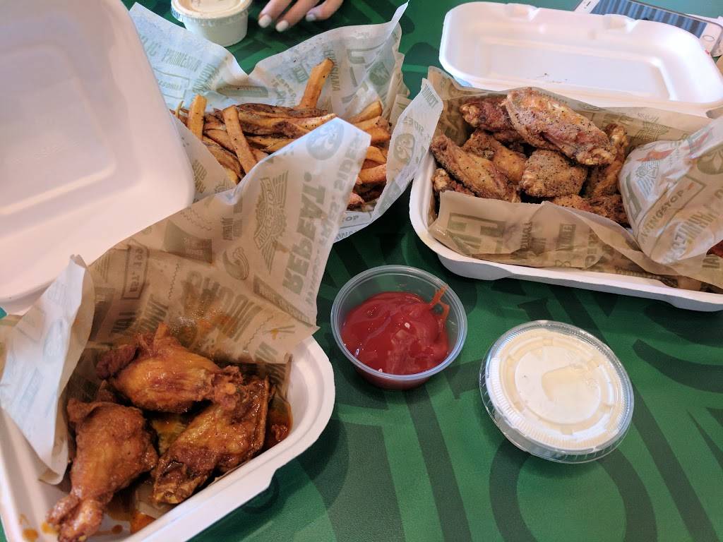 Wingstop | restaurant | 6211 Belcrest Rd #103, Hyattsville, MD 20782, USA | 2406965167 OR +1 240-696-5167