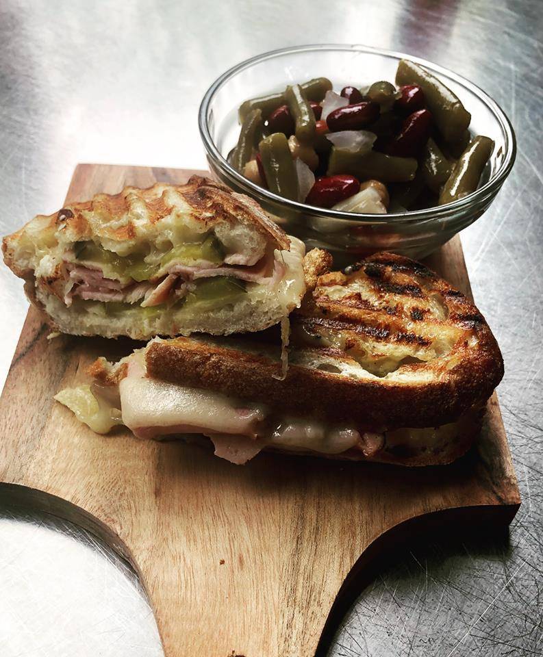 Koi Pond Cellars | restaurant | 212 E Evergreen Blvd, Vancouver, WA 98660, USA | 3602812716 OR +1 360-281-2716