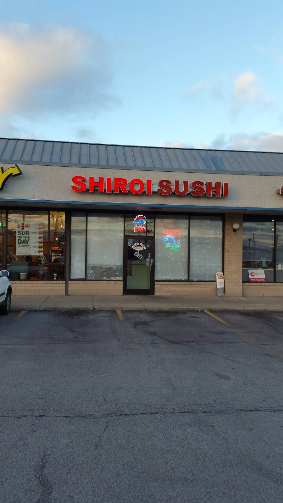 Shiroi Sushi | restaurant | 9717 Milwaukee Ave, Glenview, IL 60025, USA | 8479654166 OR +1 847-965-4166