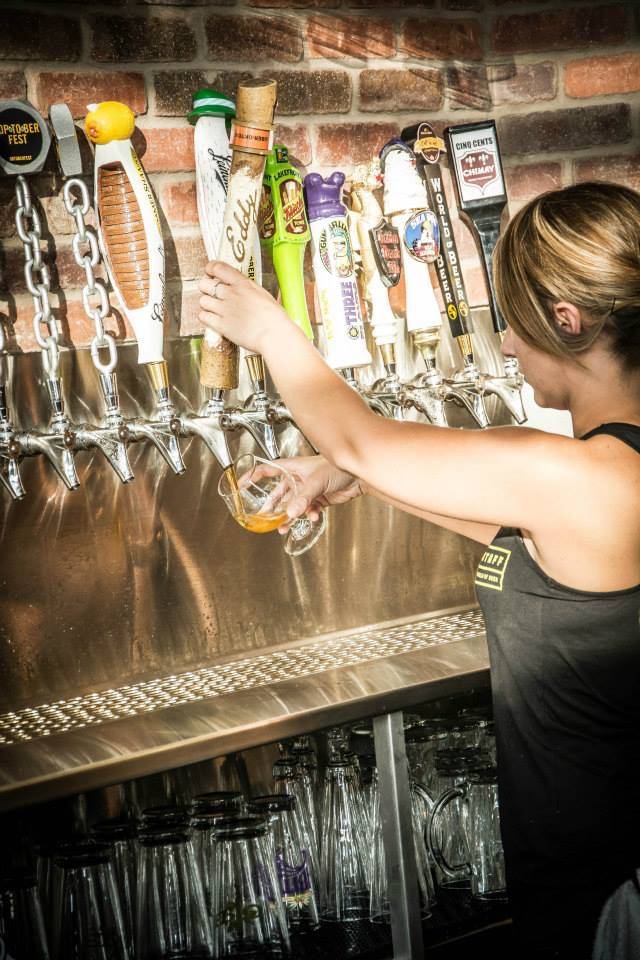 Ferchs Crafthouse Grille | restaurant | 418 N Mayfair Rd, Wauwatosa, WI 53226, USA | 2627703902 OR +1 262-770-3902