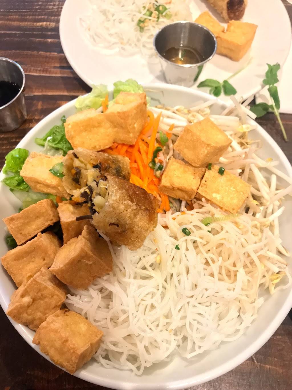 Phorage | restaurant | 3300 Overland Ave, Los Angeles, CA 90034, USA | 3108760910 OR +1 310-876-0910