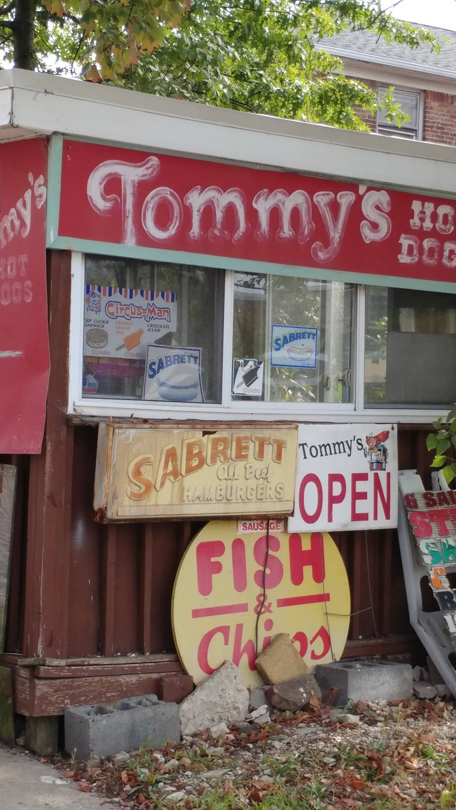 Tommys Hot Dogs | restaurant | 117 Grant Ave, Carteret, NJ 07008, USA | 7325418409 OR +1 732-541-8409
