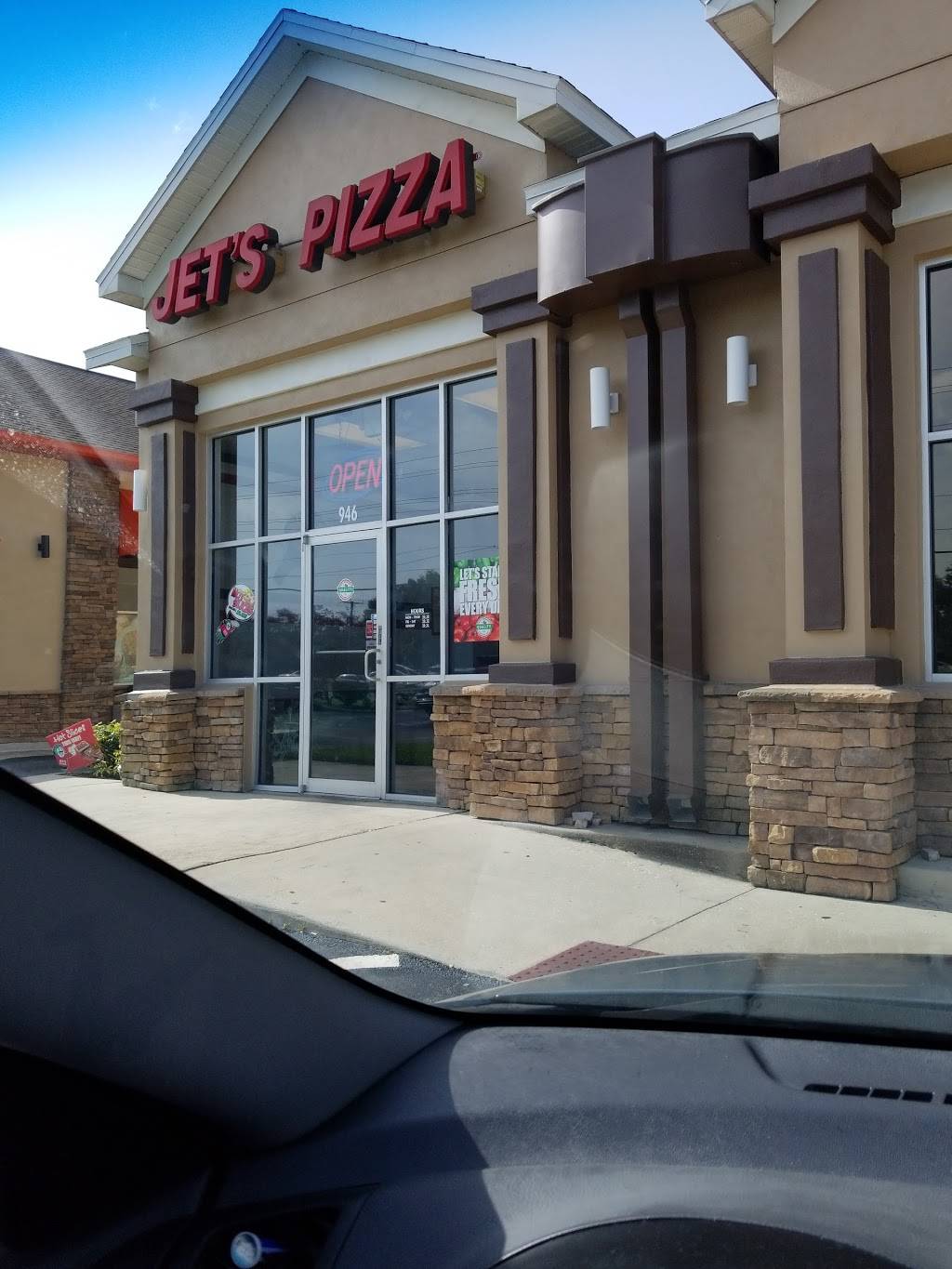Jets Pizza | meal delivery | 946 W Lumsden Rd, Brandon, FL 33511, USA | 8136555388 OR +1 813-655-5388
