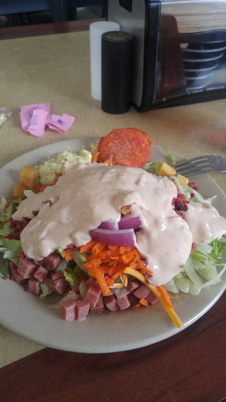 Village Inn Pizza Parlor | restaurant | 432 E 2nd St, West Jefferson, NC 28694, USA | 3368462200 OR +1 336-846-2200