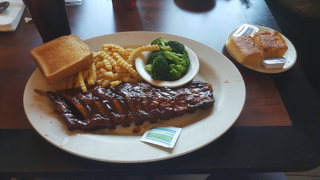 Woodys Bar-B-Q | restaurant | 110 FL-19, Palatka, FL 32177, USA | 3863853234 OR +1 386-385-3234