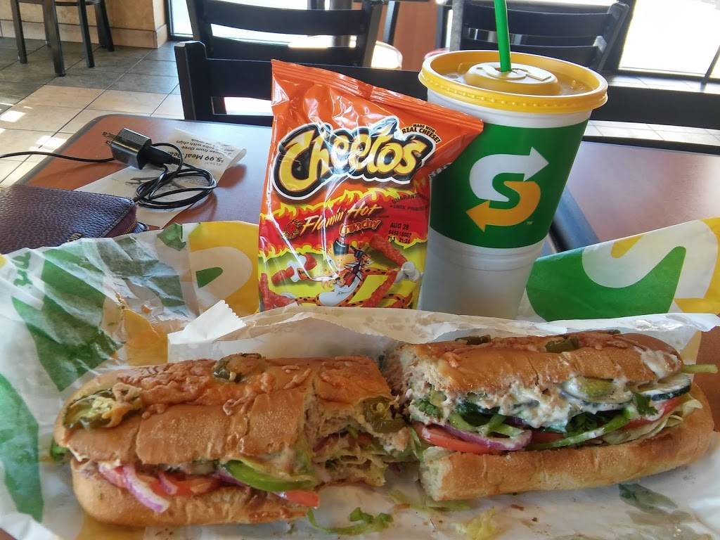 Subway Restaurants | restaurant | 2112 S Garey Ave E, Pomona, CA 91766, USA | 9096270502 OR +1 909-627-0502