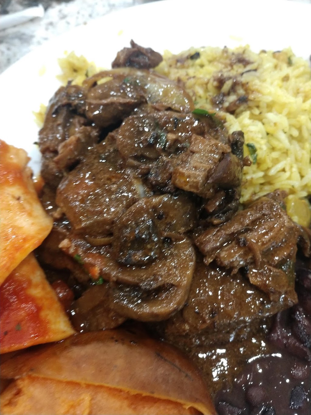 Oliveiras Restaurant E Boston | restaurant | 297 Chelsea St, Boston, MA 02128, USA | 6175617277 OR +1 617-561-7277