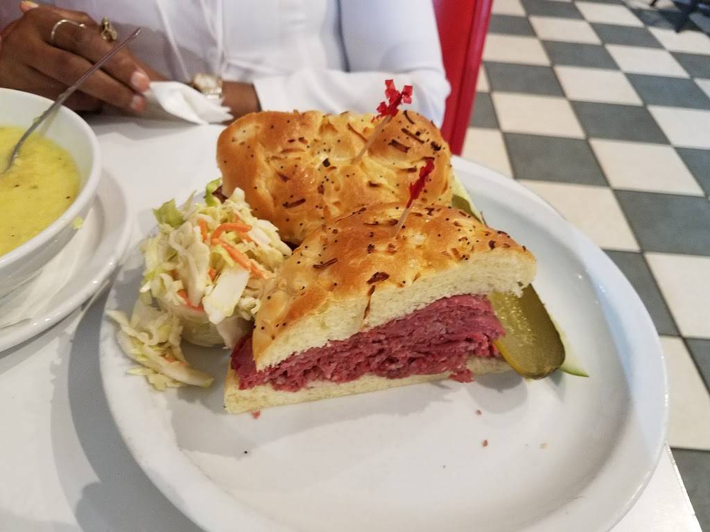 Steves Deli | restaurant | 6646 Telegraph Rd, Bloomfield Hills, MI 48301, USA | 2489320800 OR +1 248-932-0800
