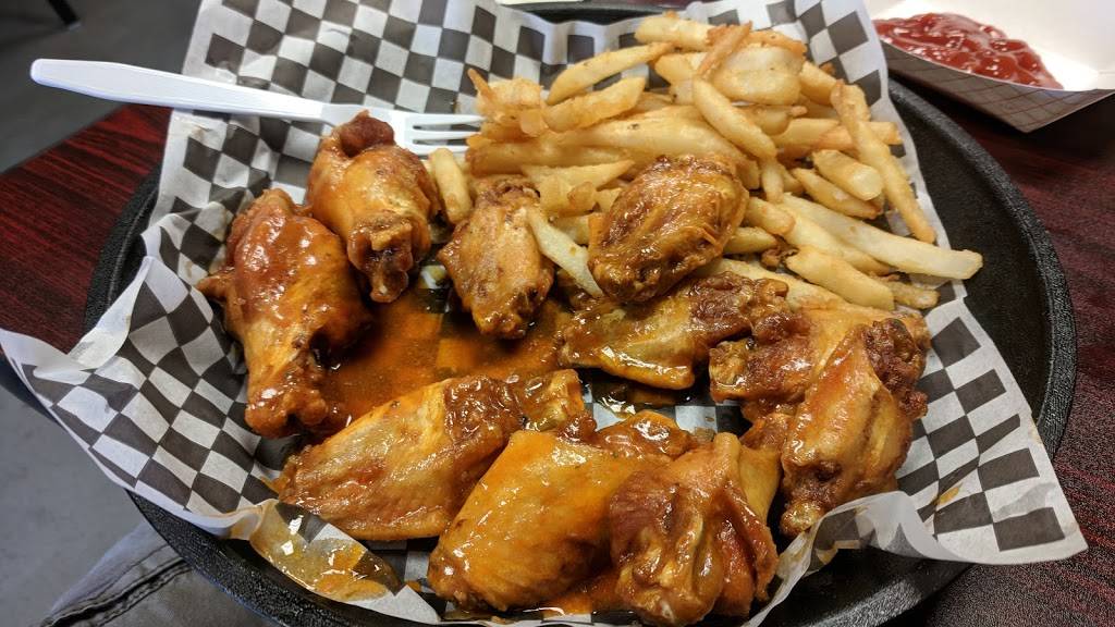 Wings-N-Fire | restaurant | 5420 Deep Lake Rd #1000, Oviedo, FL 32765, USA | 3213164210 OR +1 321-316-4210