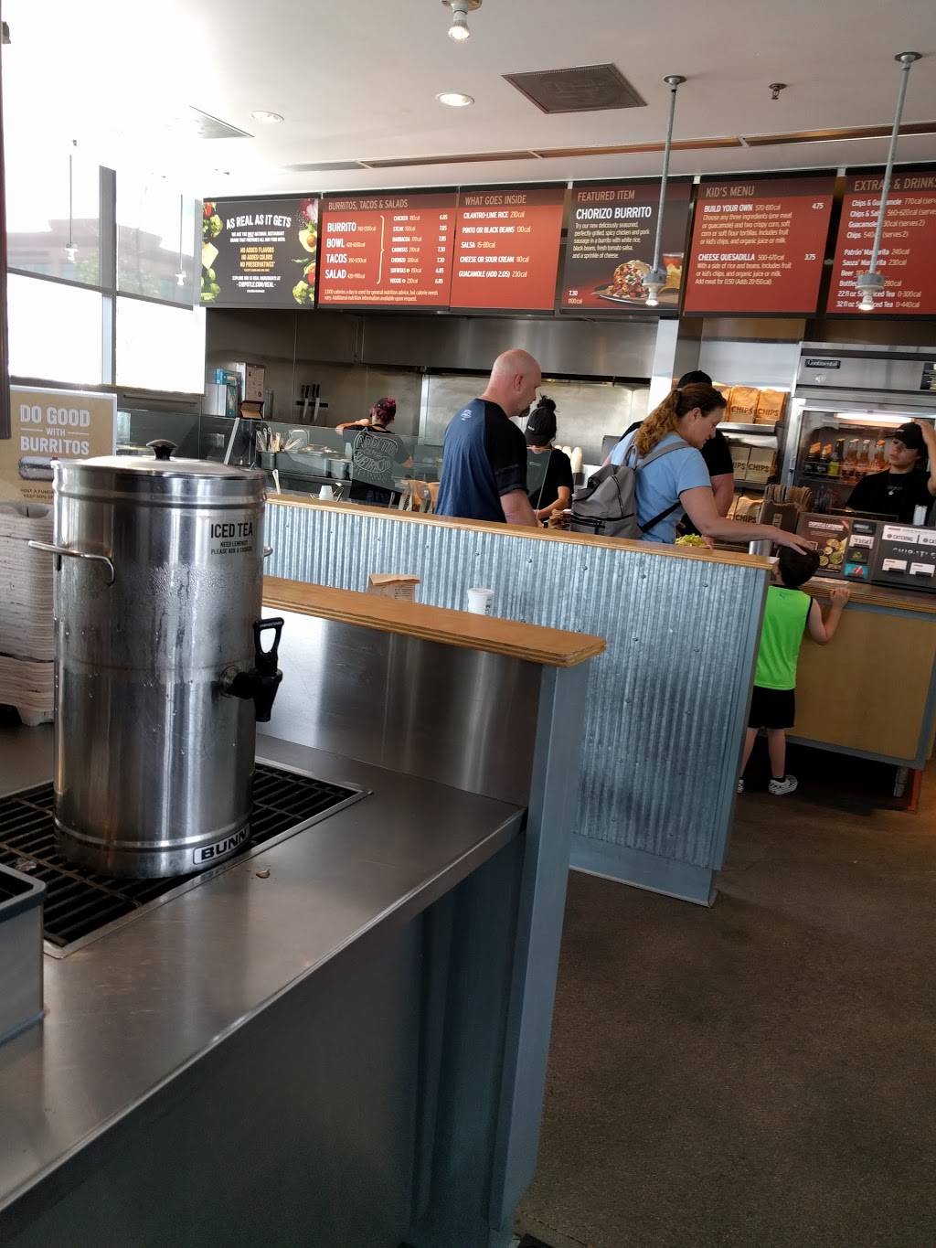 Chipotle Mexican Grill | restaurant | 24100 E Commons Ave Ste 101, Aurora, CO 80016, USA | 3034003855 OR +1 303-400-3855