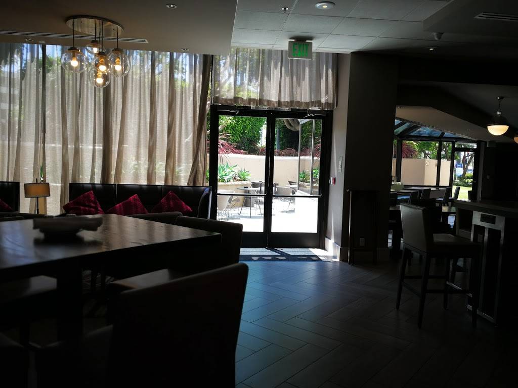 Century Taproom | restaurant | 5985 W Century Blvd, Los Angeles, CA 90045, USA | 3106427500 OR +1 310-642-7500