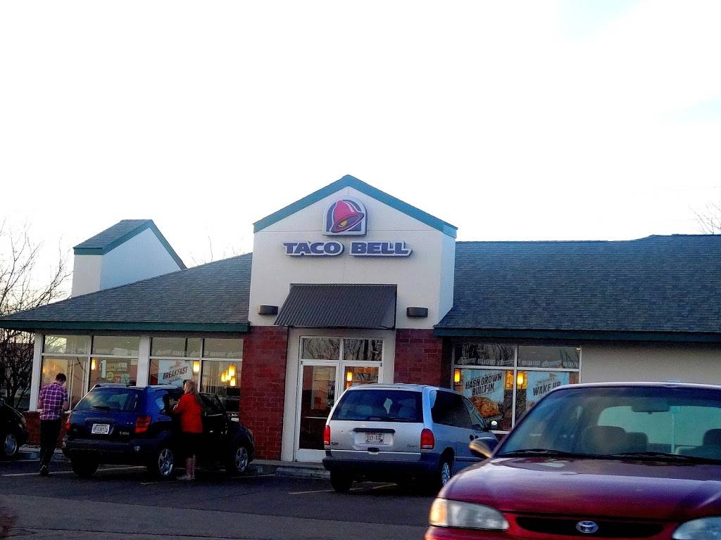 Taco Bell | meal takeaway | 100 E Broadway, Monona, WI 53716, USA | 6082228007 OR +1 608-222-8007
