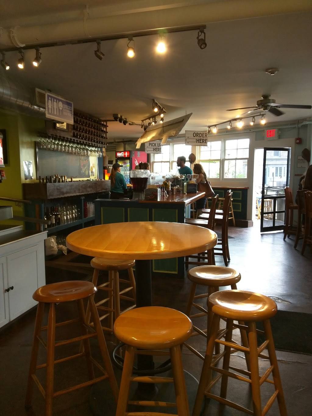 Quicks Hole Taqueria | restaurant | 6 Luscombe Ave, Woods Hole, MA 02543, USA | 5084950792 OR +1 508-495-0792