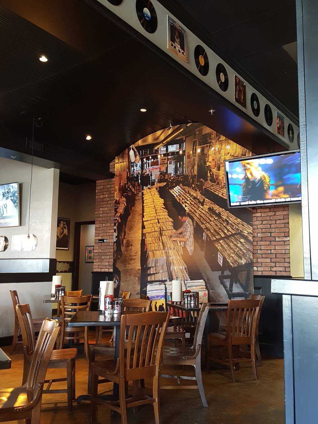 S&Bs Burger Joint | restaurant | 7745 S Walker Ave, Oklahoma City, OK 73139, USA | 4056310783 OR +1 405-631-0783