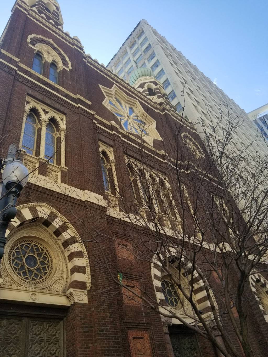 Legacy Kitchen Oyster Counter And Tap | restaurant | 817 Common St, New Orleans, LA 70112, USA | 5048271651 OR +1 504-827-1651