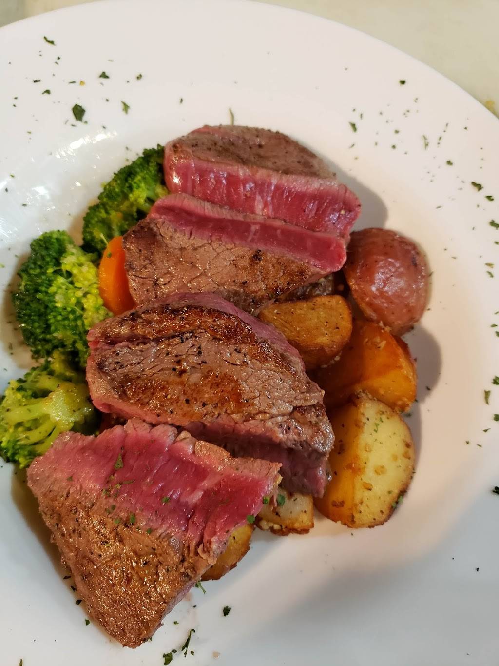 Pour Girls | restaurant | 17 E Queens Way, Hampton, VA 23669, USA | 7572245829 OR +1 757-224-5829