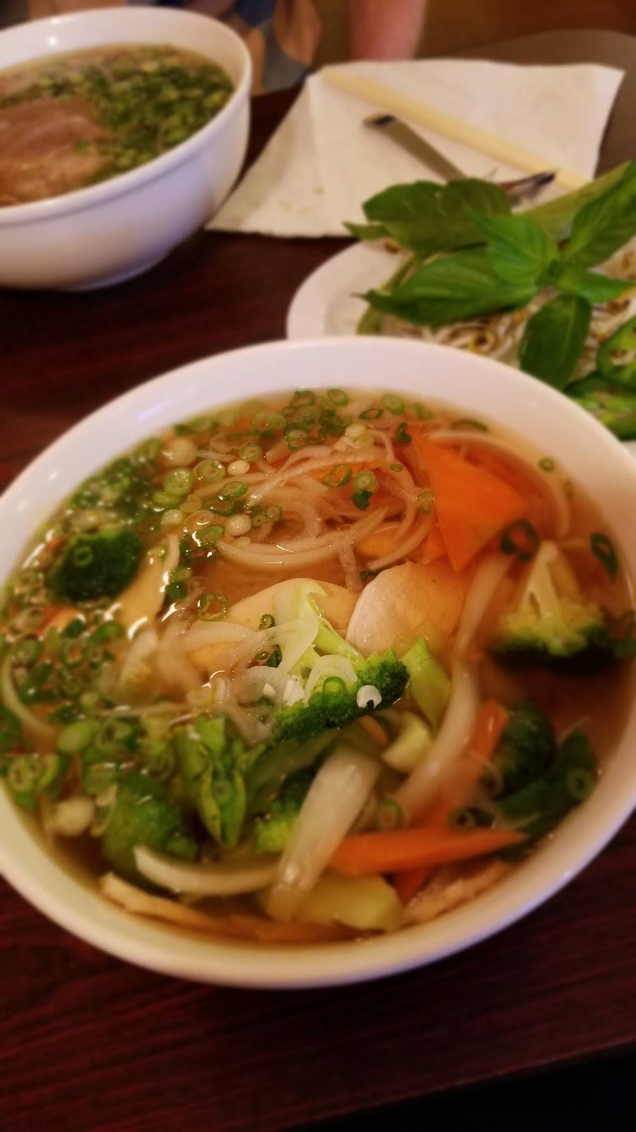 Queen Of Pho | restaurant | Timberlyne Shopping Center, Suite O, 1129 Weaver Dairy Rd, Chapel Hill, NC 27514, USA | 9199038280 OR +1 919-903-8280