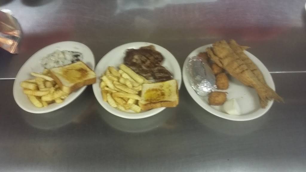 Gurleys Restaurant | restaurant | 125 N Lee Dr, Guntown, MS 38849, USA | 6623482276 OR +1 662-348-2276