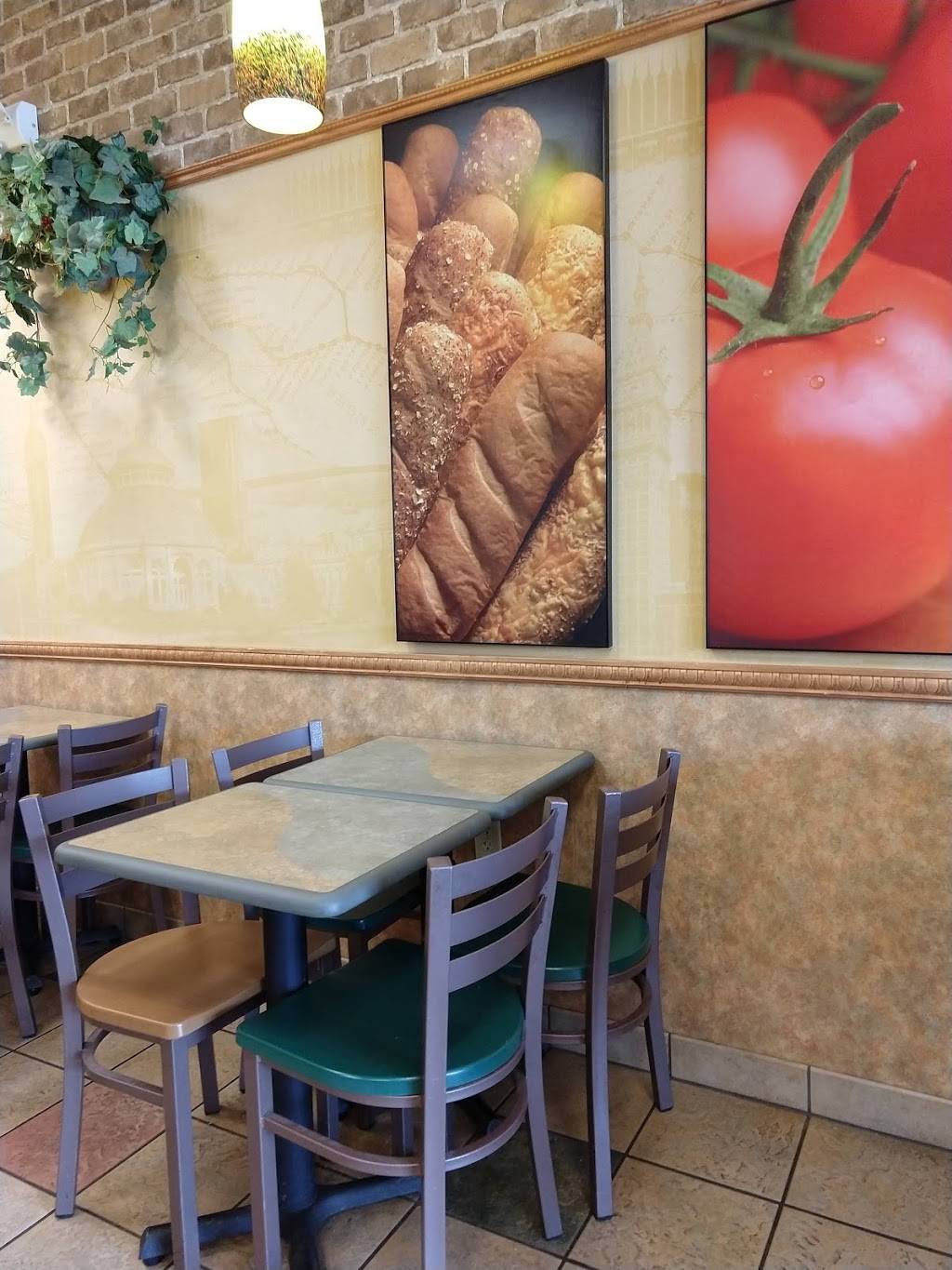 Subway Restaurants | restaurant | 9450 S Northshore Dr, Village Shop Ctr, Cross Creek Rd Suite 107, Knoxville, TN 37922, USA | 8655313010 OR +1 865-531-3010