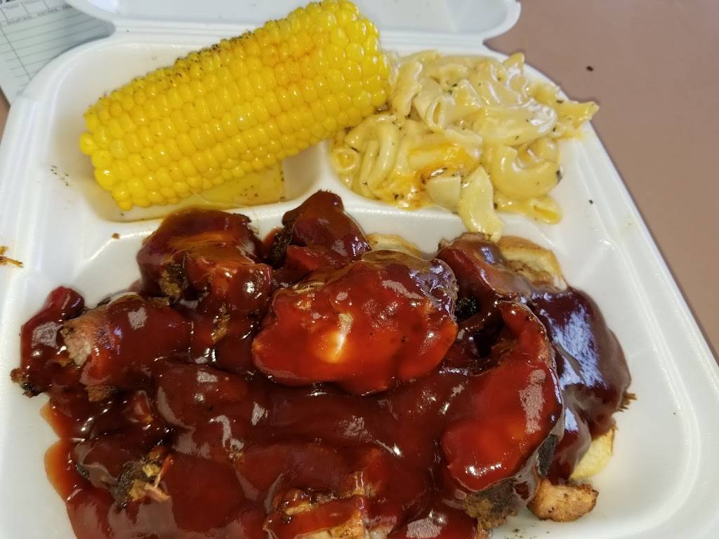 BUKKS BBQ SMOKEHOUSE~BBSH | restaurant | 2068 N Arlington Ave, Indianapolis, IN 46218, USA | 3176003236 OR +1 317-600-3236