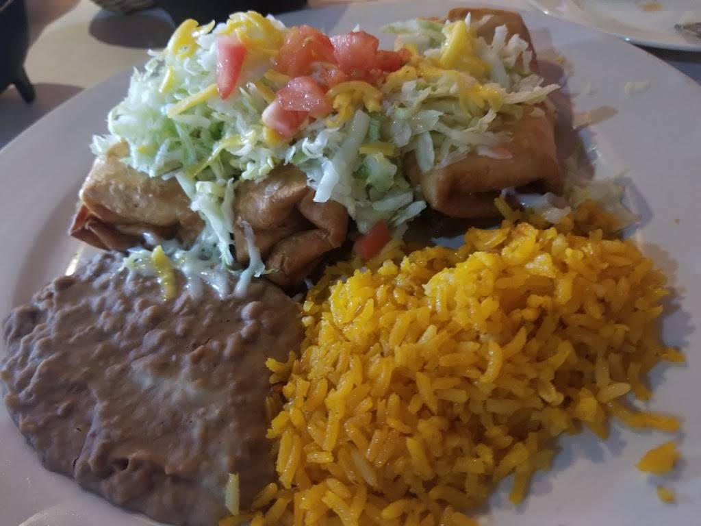 El Tipico | restaurant | 3341 Dempster Street, Skokie, IL 60076, USA | 8476764070 OR +1 847-676-4070