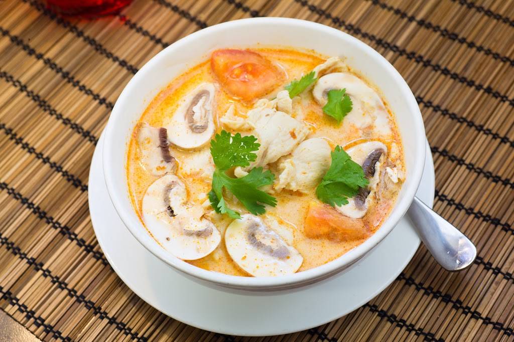 Ruam Mitr | restaurant | 7168 Melrose Ave, Los Angeles, CA 90046, USA | 3236965425 OR +1 323-696-5425